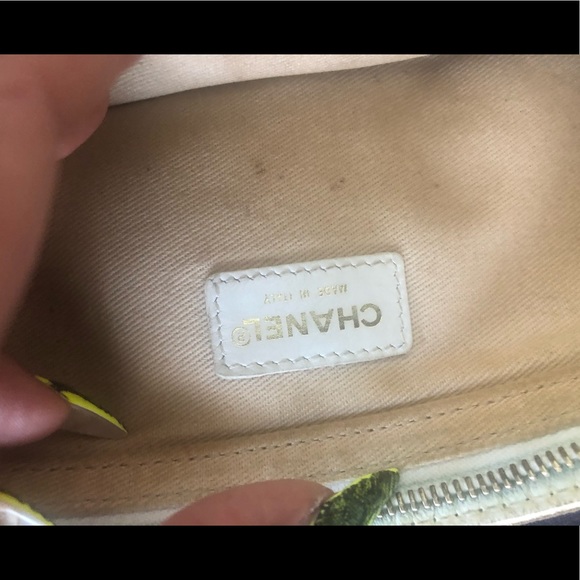 CHANEL - Picture 5 of 7